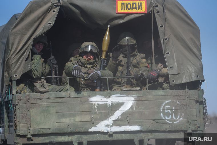 Военный заявил о тактике бережного движения войск РФ на Украине