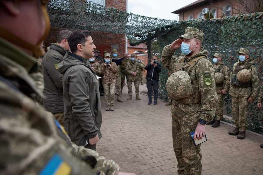 Кто на самом деле командует Вооружёнными силами Украины