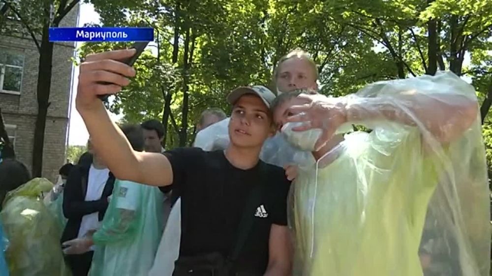 Мария Львова-Белова поддержала инициативы активных школьников Мариуполя