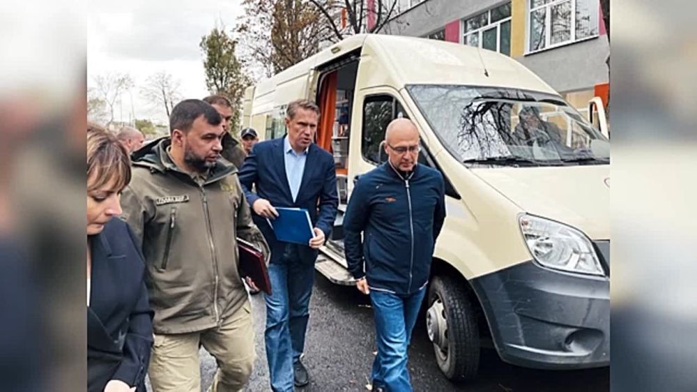 Владимир Путин поручил до конца учебного года провести полную диспансеризацию детей в ДНР и ЛНР. Об этом сообщил Сергей Кириенко