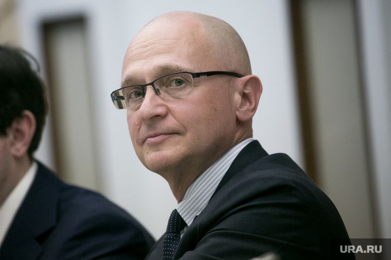 Кириенко проверил школу в Мариуполе, восстановленную под шефством Санкт-Петербурга