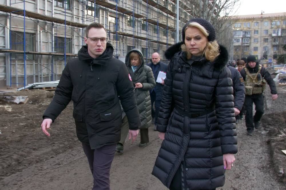 Сергей Кириенко и Татьяна Голикова в рамках рабочей поездки в Мариуполь посетили Центр первичной медико-санитарной помощи