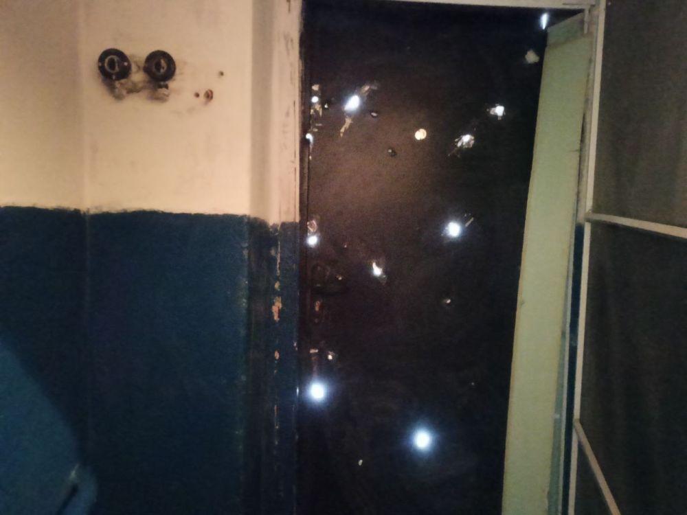 �� ���� ������� ��� "������" � ����������� ������ �������� (���� 1-3), ��������������� ��� �� ��. ������������� (���� 4-6), ������������ � ���������� �������� �� ������� ���