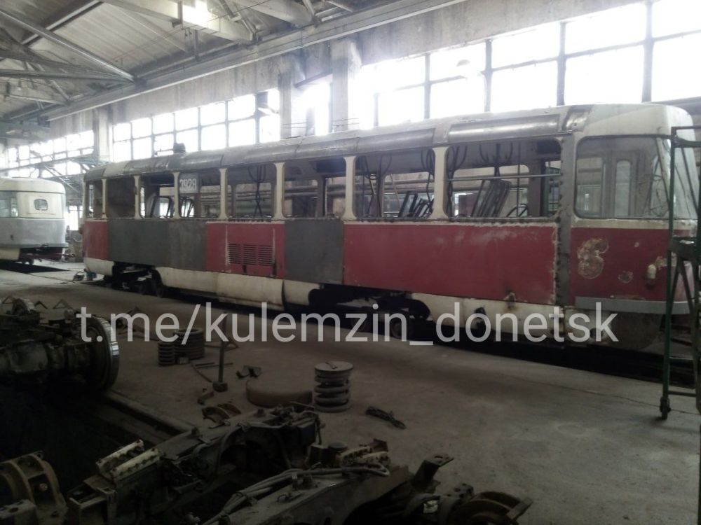 Алексей Кулемзин: Невзирая на непрекращающиеся обстрелы города, предприятие «Донэлектроавтотранс» продолжает проводить плановые ремонты пассажирского подвижного состава