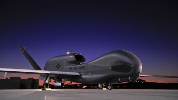 :        -  RQ-4B  ...