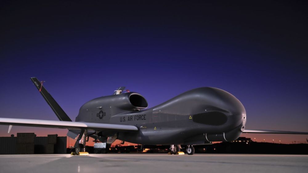  :        -  RQ-4B  ...