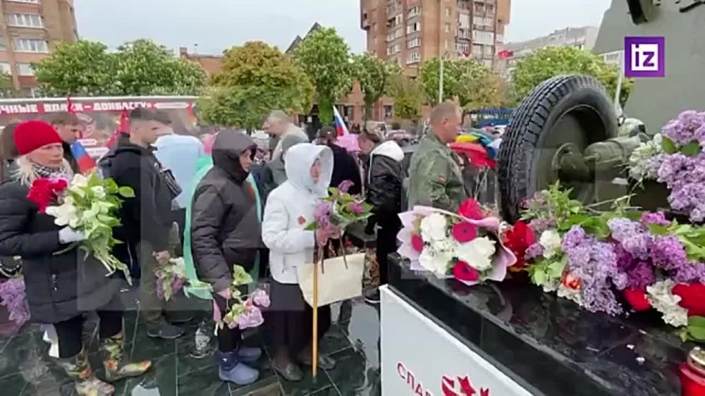 В Мариуполе торжественно открыли восстановленный мемориал советским воинам-освободителям