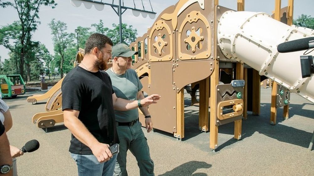 �����-��������� ��������� ����������� ������ ����� 50-����� ������ � ���������