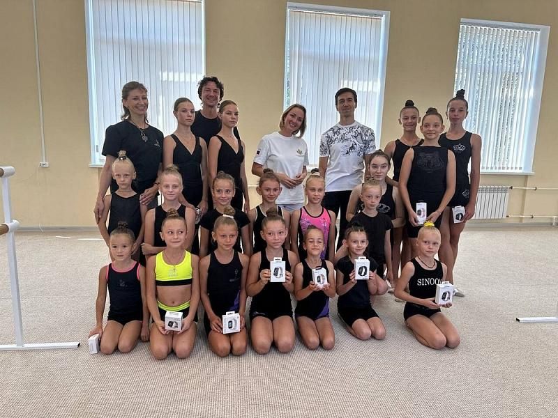 Театр балета Юрия Григоровича организовал мастер-класс для юных балерин в Мариуполе