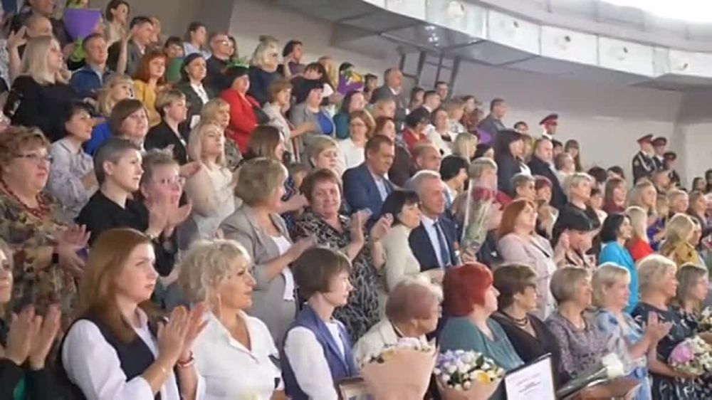 Денис Пушилин: Приближается День учителя – праздник, который вызывает в наших сердцах самые теплые чувства