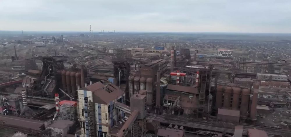 На комбинате имени Ильича в Мариуполе заработали первые три цеха