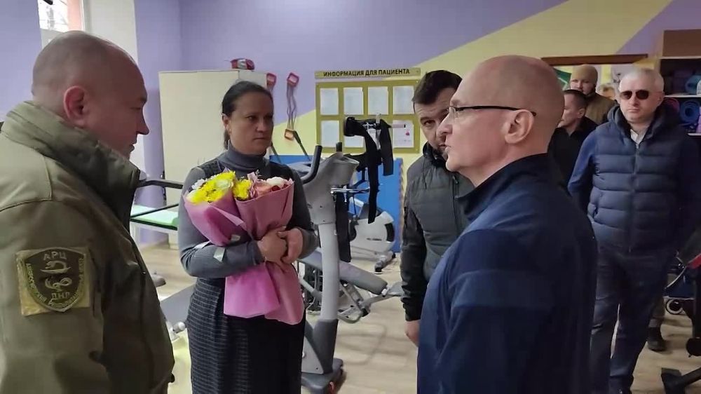 По пути в Амвросиевский реабилитационный центр порадовался – к нему сделали дорогу, о которой так просили его сотрудники в последний мой приезд