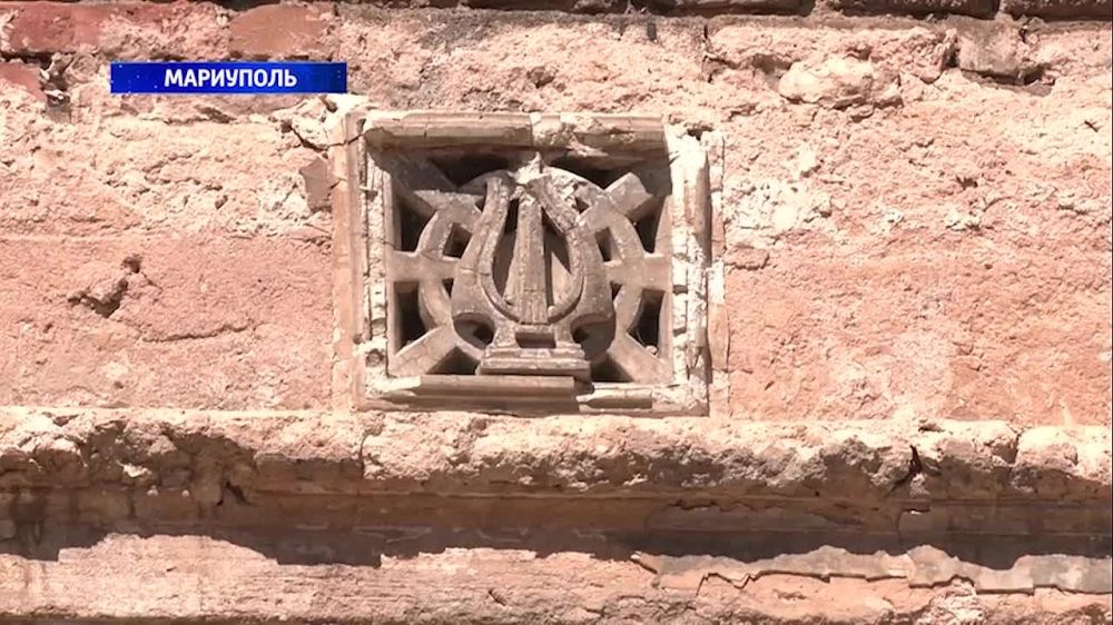 Специалисты из Санкт-Петербурга приступили к восстановлению ДК Строителей