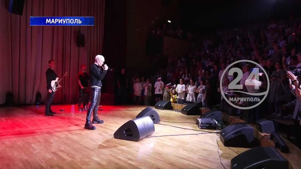 Заслуженный артист России SHAMAN дал второй концерт в Мариуполе