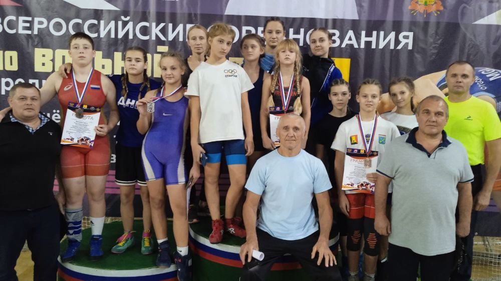 ���� ��������: 4 ������ ��������� ���� ����������� �� ������������� ������������� �� ���������� ������ (���������� ������� ������) ����� ������� �� 16 ���, ����������� ������ ������������ ������� ������ �.�.��������� � ������������� ����