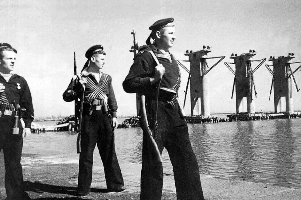 砗  .       1943 