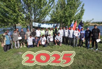      3  4     2025       -,  80-     