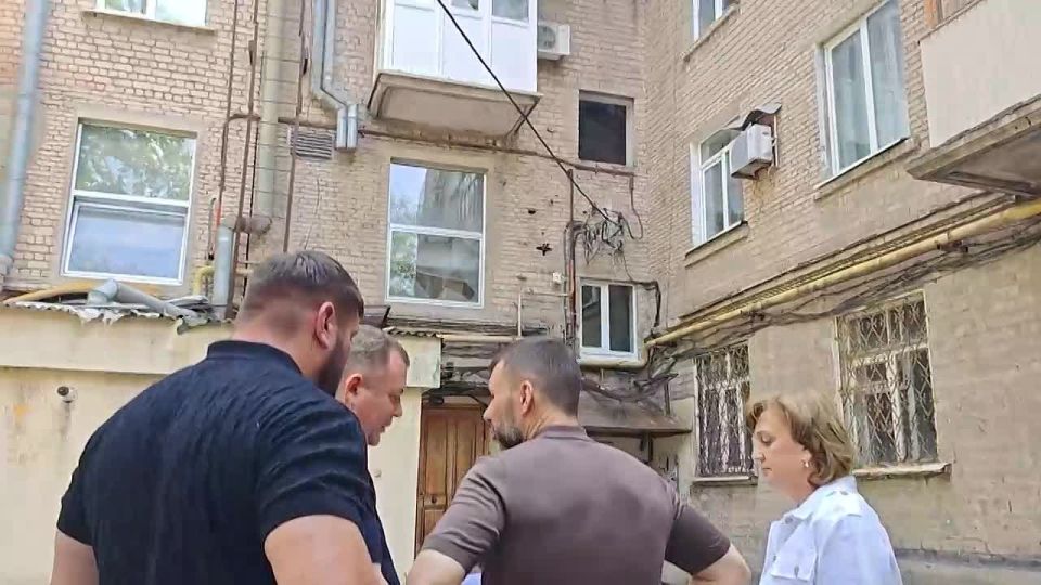 Денис Пушилин: В Донецке восстановим жилой дом по улице Артема, 136, поврежденный обстрелом ВФУ в феврале 2023 года. 