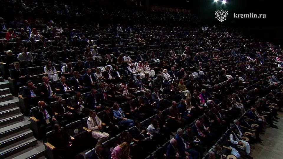 «В отличие от большинства стран, зависящих от глобальных платформ, у России есть хорошие примеры собственных успешных электронных площадок. Это реальное, весомое достижение отечественного бизнеса, которым, безусловно, можно...
