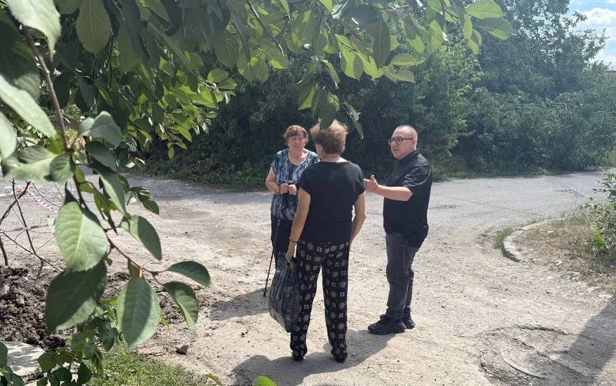  :   ,         ,    :             ...