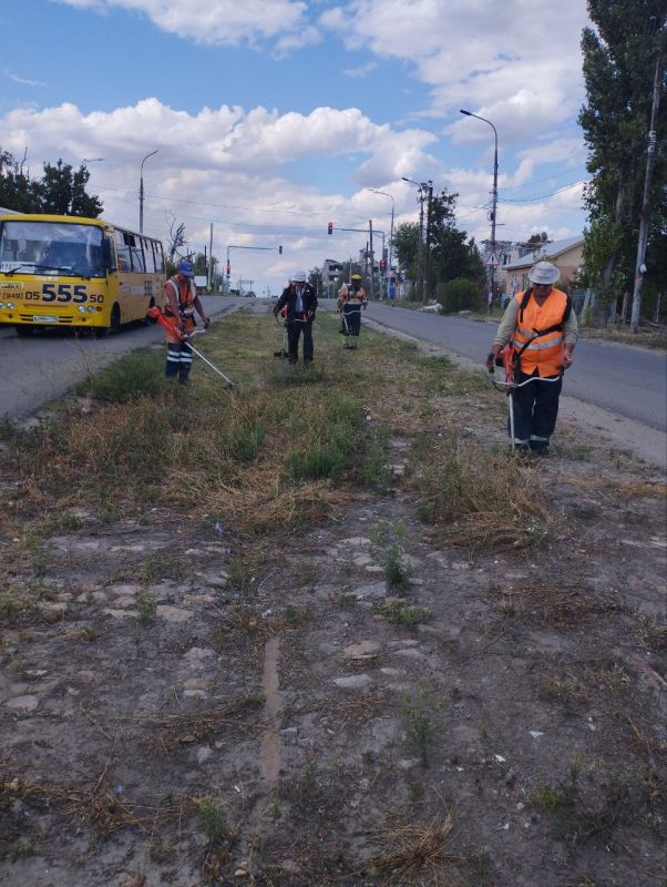 :         ѻ      28 2002