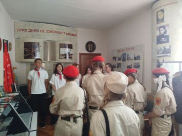 Юнармейцы г.о. Мариуполь посетили Школьный музей имени Героя Советского Союза Д. М. Карбышева в г. Волжский