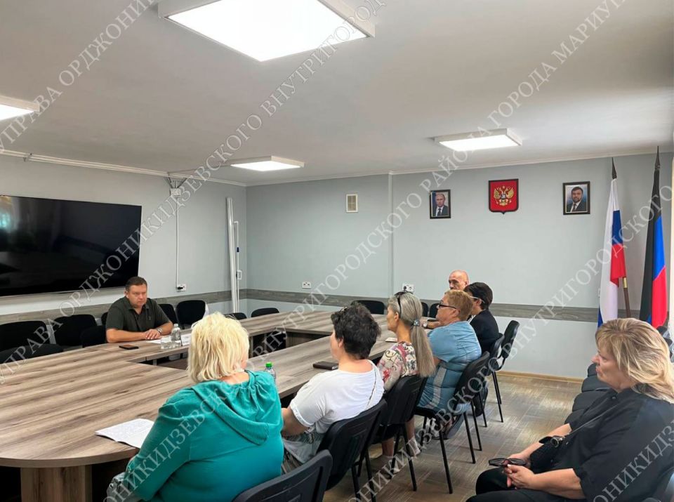 Диалог с жителями. Сегодня руководитель Управы Орджоникидзевского района Игорь Анатольевич Овсиенко провел встречу с жителями