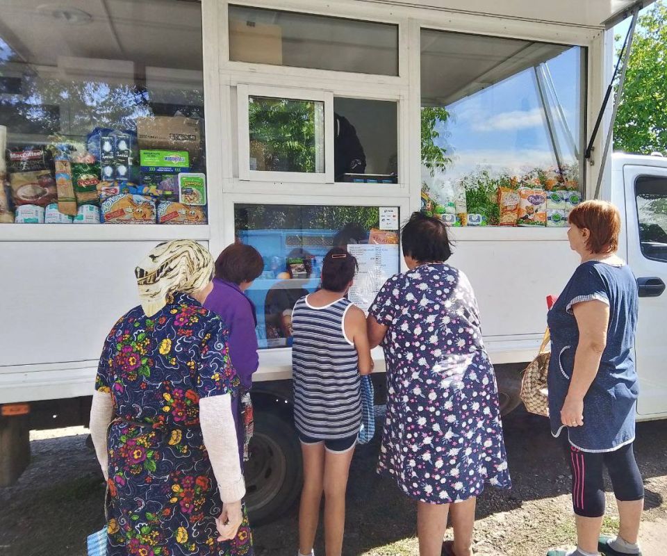 С 10 по 12 сентября 2025 года осуществлена выездная торговля с использованием автомагазинов в населенных пунктах городских округов Докучаевск, Горловка, Мариуполь, Харцызск на территории г