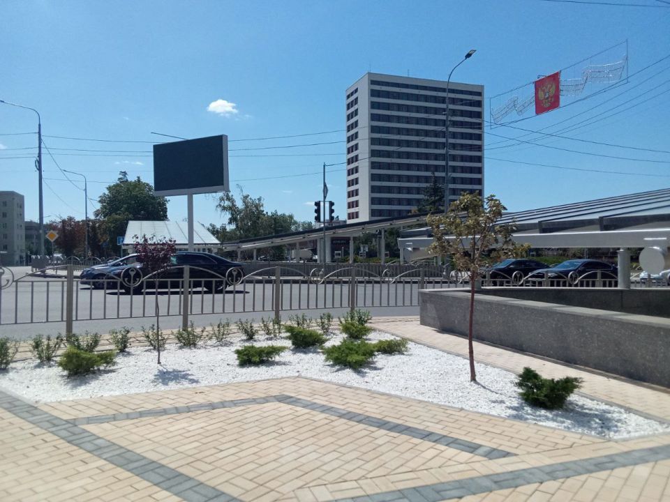 В воссоединенных регионах наряду со строительством и восстановлением крупных дорожных объектов обновляется и улично-дорожная сеть городов, сообщил зампред Правительства РФ Марат Хуснуллин