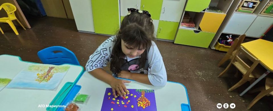 Для особенных детей левобережья Мариуполя провели занятие по арт-терапии