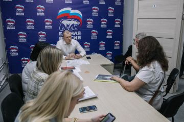 Антон Кольцов: В общественной приемной Местного отделения ВПП «Единой России» ответил на вопросы жителей Жовтневого и Приморского районов