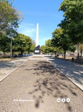 Коммунальщики благоустроили сквер в Приморском районе Мариуполя