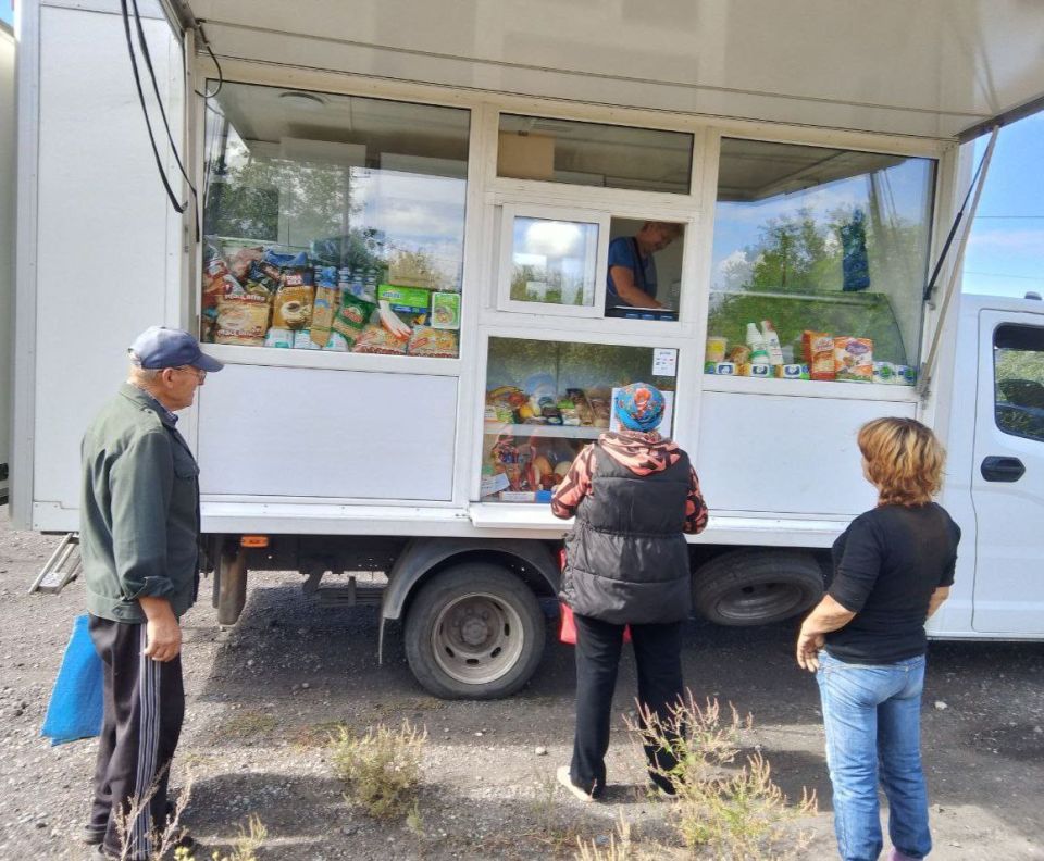 С 24 по 26 сентября 2025 года осуществлена выездная торговля с использованием автомагазинов в населенных пунктах городских округов Донецк, Докучаевск, Горловка, Мариуполь, на территории г