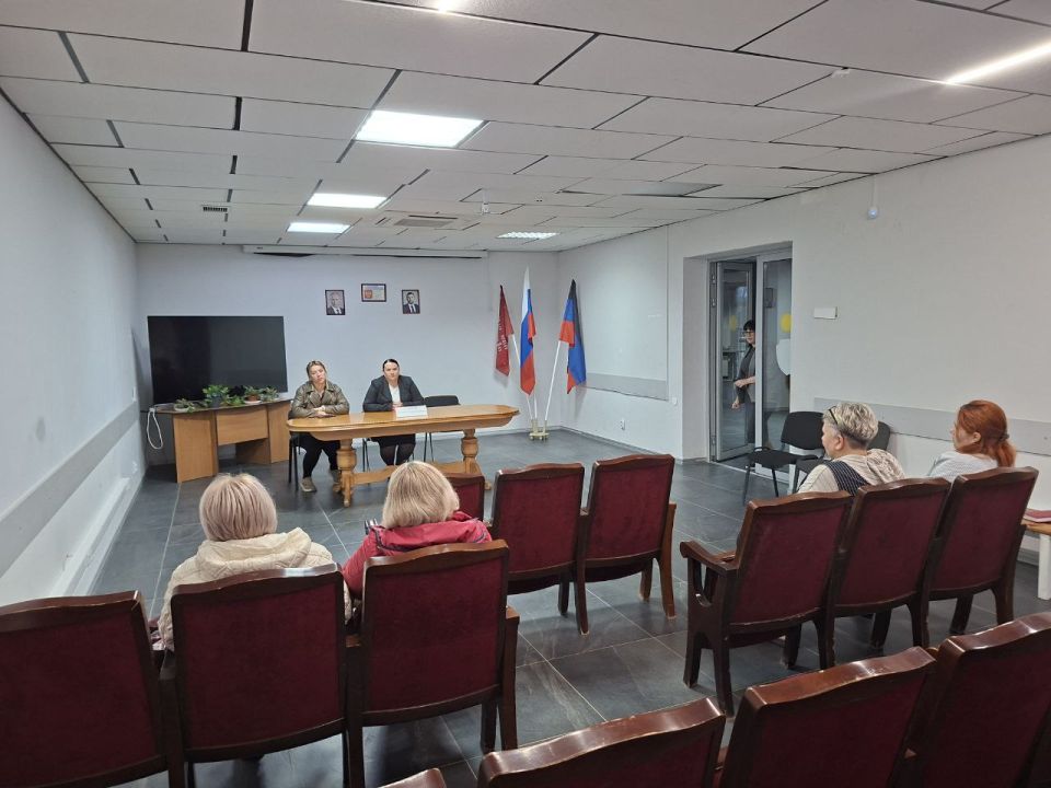 Сегодня состоялась встреча первого заместителя руководителя Управы Ильичевского внутригородского района города Мариуполь Соломиной Татьяны с жителями