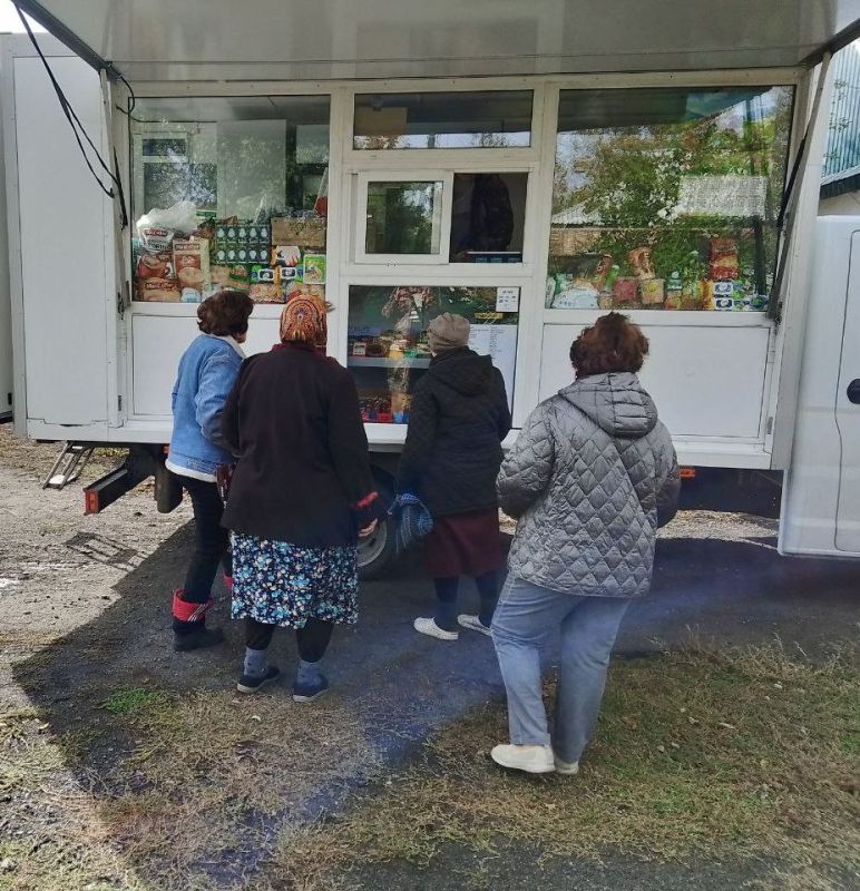 С 8 по 10 октября 2025 года осуществлена выездная торговля с использованием автомагазинов в населенных пунктах городских округов Донецк, Горловка, Мариуполь, на территории  г. Авдеевка, также Волновахского, Володарского...