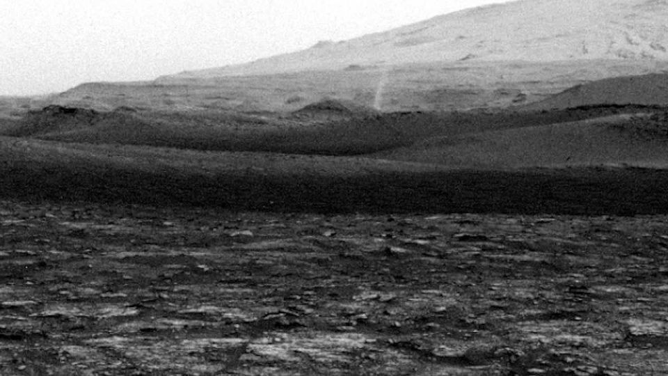 Пыльные вихри на Марсе, заснятые марсоходами