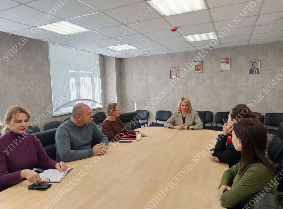 ДИАЛОГ О СОТРУДНИЧЕСТВЕ. Смирнова Ю.Н. провела встречу в рамках КДНиЗП, которая была посвящена межведомственному взаимодействию с ОП №3 УМВД России «Мариупольское», Управлением образования, Отделом опеки и попечительства и...