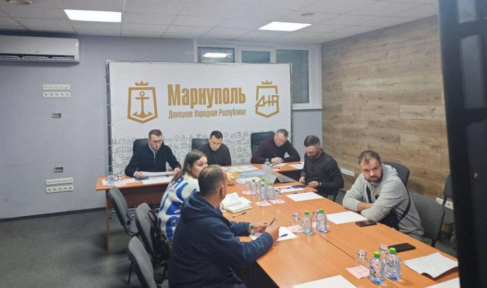 Замминистра строительства и ЖКХ РФ Алмаз Хусаинов провел рабочее совещание в ДНР, посвященное вопросам восстановления и развития региона