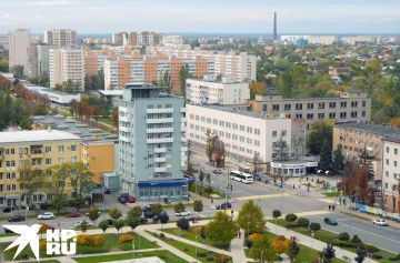 Что происходит в Мариуполе в полдень? На проспектах Ленина и Металлургов оживленное движение транспорта