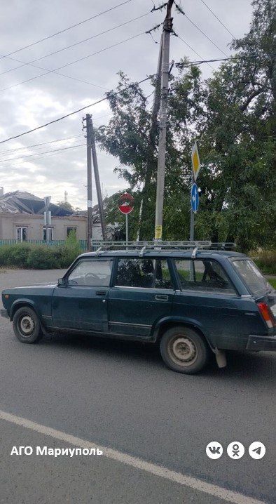 Специалисты улучшили видимость дорожных знаков в Приморском районе Мариуполя