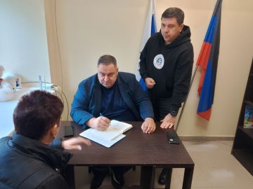 В рамках поручений Главы ДНР Дениса Пушилина председатель #Комитет_по_образованию_науке_культуре_и_делам_общественных_организаций Сергей Ярош вместе с председателем комитета Народного контроля в Мариуполе Евгением Левашевым...