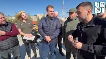 Видеорепортаж корреспондента «Литературной газеты» в Донбассе Натальи Курянской, члена Общественной палаты ДНР, о посещении главой ДНР Денисом Пушилиным и московскими блогерами памятника Героям-дорожникам