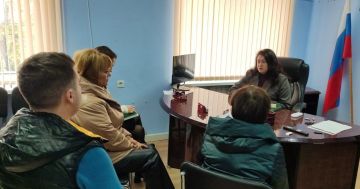 В Приморском районе состоялась встреча с жителями, в ходе которой рассмотрены два актуальных вопроса: