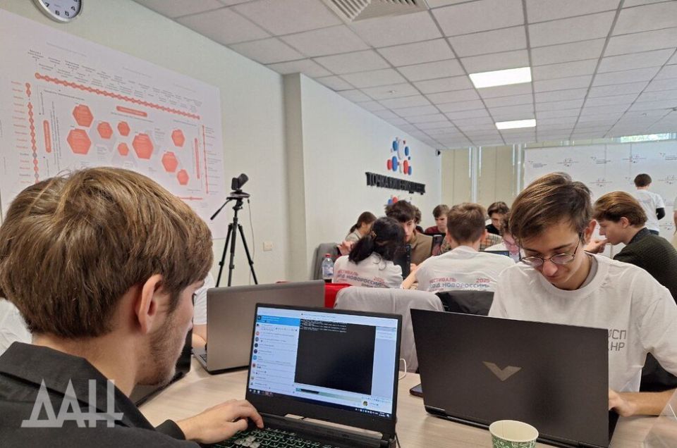 Мобильное приложение «Гид по ДНР» разработают студенты на хакатоне в Донецке