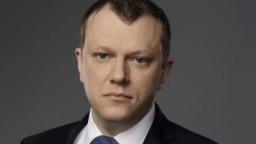 Антон Кольцов: От всей души поздравляю всех, кто трудится в сфере автомобильного и городского пассажирского транспорта! Ваша работа – это не просто вождение, это связь между людьми, возможность быть вовремя там, где нужно