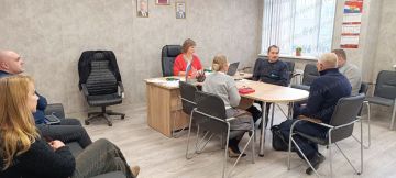 В управе Жовтневого внутригородского района города Мариуполя состоялась рабочая встреча заместителя руководителя управы Ирины Кондратенко с сотрудниками