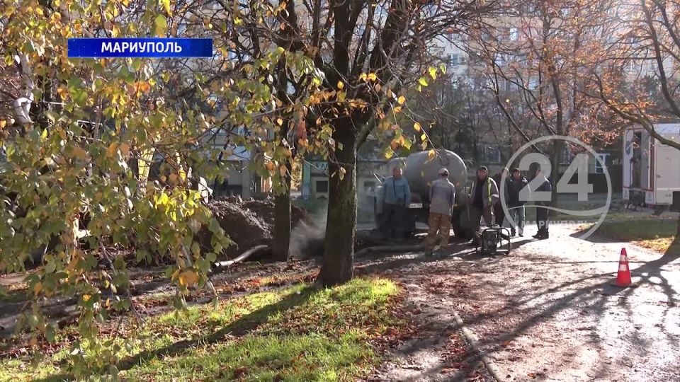 Устранение аварии водовода в Жовтневом районе Мариуполя