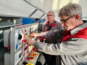 В Мариуполе завершилось обучение электромонтеров по ремонту и обслуживанию электрооборудования 3 разряда