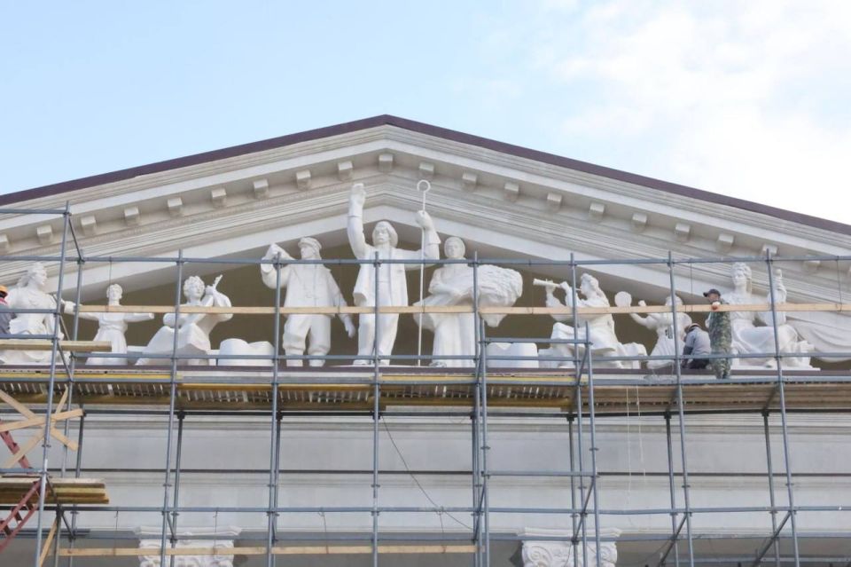 Денис Пушилин: Завершаем восстановление знакового для Республики Мариупольского русского драматического театра