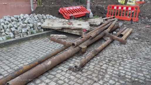 В Мариуполе устраняют порыв теплосети у здания Русского драматического театра